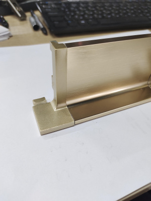 Gola Куточок зовнішній профілю L- латунь фактура